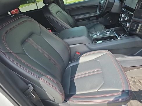 Used 2023 Ford Expedition Limited AWD/4WD image 9