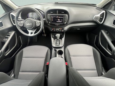 Certified 2025 Kia Soul LX w/ LX Technology Package FWD image 11