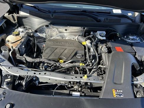 Used 2024 Chevrolet Trax RS w/ Driver Confidence Package image 11