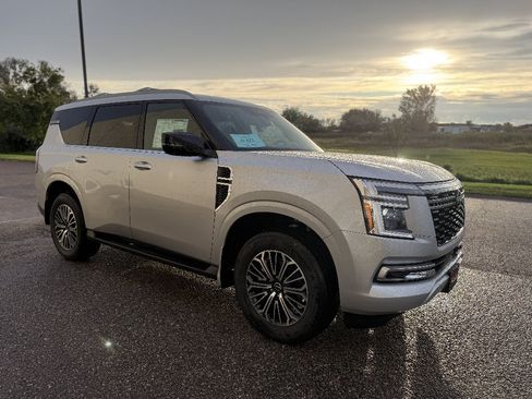New 2026 Nissan Armada SL w/ Captain's Chari Seat Package AWD/4WD image 5