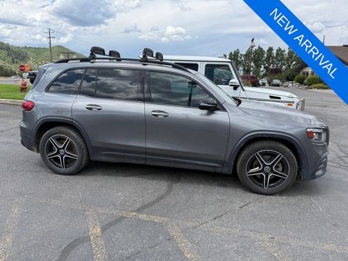 Used 2021 Mercedes-Benz GLB 250 4MATIC image 4