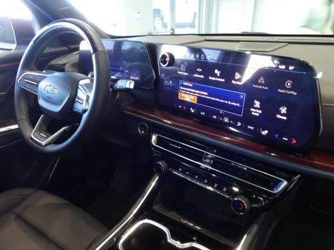 Used 2024 Chevrolet Traverse Z71 w/ Enhanced Driving Package image 27