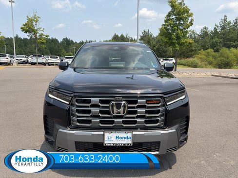 New 2026 Honda Pilot TrailSport image 2