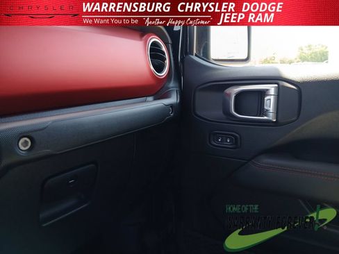 Used 2021 Jeep Gladiator Rubicon w/ Dual Top Group AWD/4WD image 28