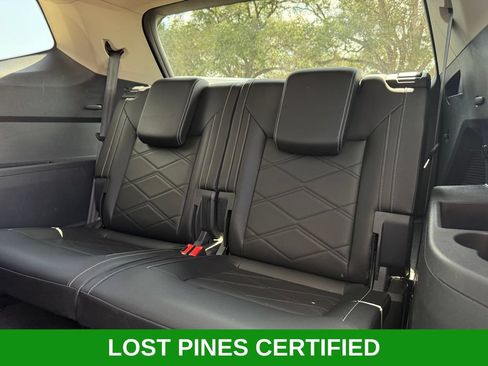 Used 2025 Volkswagen Atlas SE FWD image 19