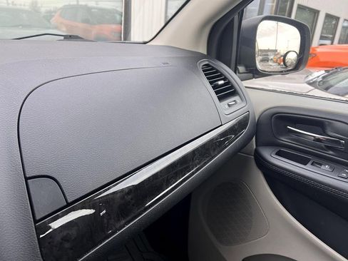 Used 2015 Dodge Grand Caravan American Value Package image 8