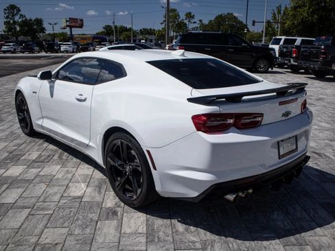 Used 2021 Chevrolet Camaro LT w/ Technology Package RWD image 5