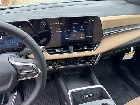 New 2026 Chevrolet Equinox ACTIV AWD/4WD image 22