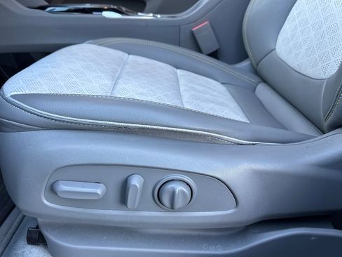 Used 2023 Chevrolet Bolt EUV Premier image 14