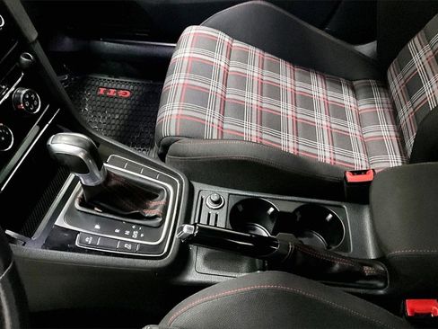 Used 2017 Volkswagen GTI S image 17