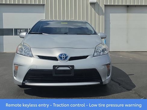 Used 2015 Toyota Prius Three FWD image 2