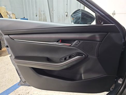 New 2026 MAZDA MAZDA3 Carbon image 28