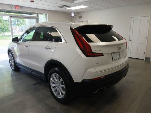 Certified 2022 Cadillac XT4 Luxury w/ Cold Weather Package AWD/4WD image 3