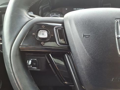 Used 2022 Lincoln Corsair AWD w/ Premium Package image 15