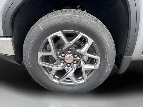 New 2026 GMC Sierra 1500 SLT image 23