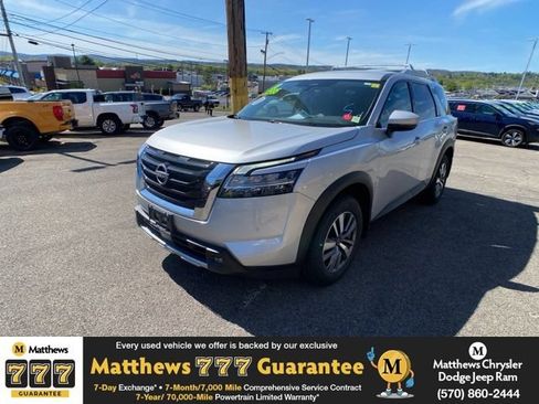 Used 2023 Nissan Pathfinder SL AWD/4WD image 1