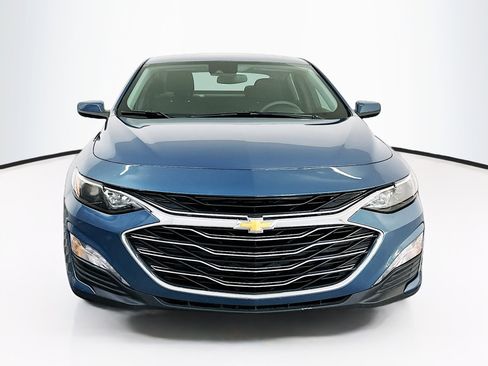 Used 2024 Chevrolet Malibu LT image 2