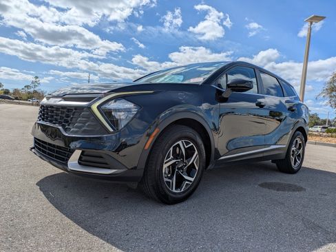 Certified 2023 Kia Sportage LX image 9