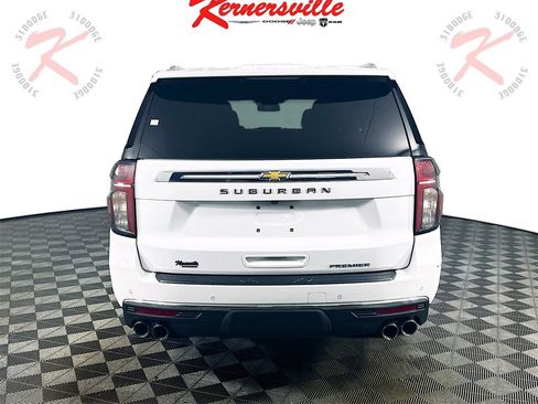 Used 2023 Chevrolet Suburban Premier image 6