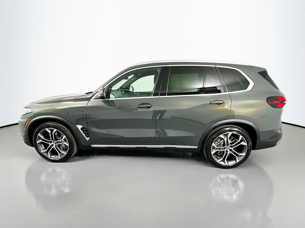 Used 2026 BMW X5 xDrive50e AWD/4WD image 8