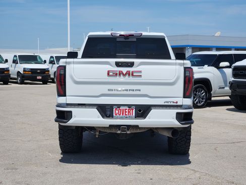 Used 2024 GMC Sierra 2500 AT4 w/ AT4 Premium Plus Package AWD/4WD image 6