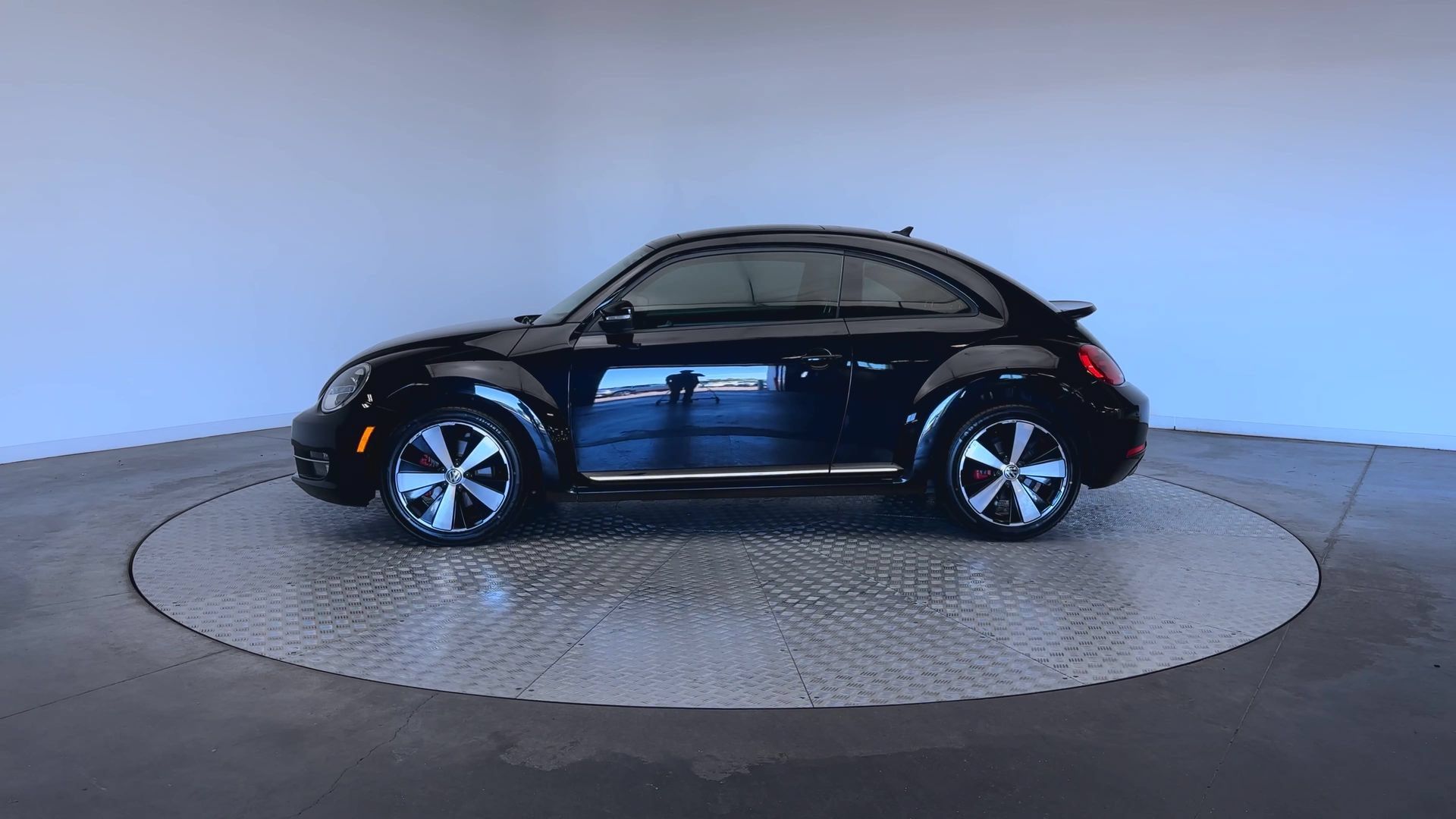 Used 2013 Volkswagen Beetle 2.0T FWD image 5