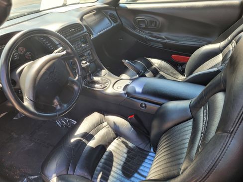 Used 2004 Chevrolet Corvette Base w/ Preferred Equipment Group image 11