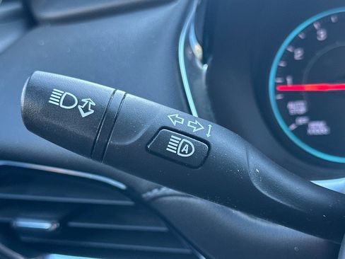 Used 2023 Chevrolet Traverse LT image 37