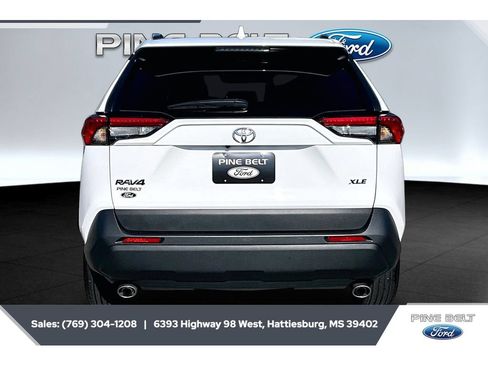 Used 2024 Toyota RAV4 XLE FWD image 4