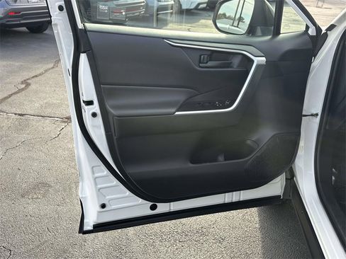 Used 2024 Toyota RAV4 LE image 5