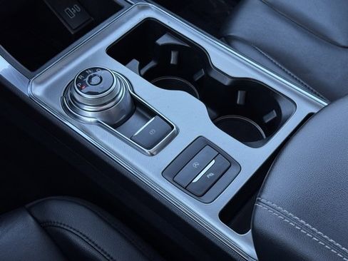 Certified 2022 Ford Edge Titanium w/ Class II Trailer Tow Package image 16