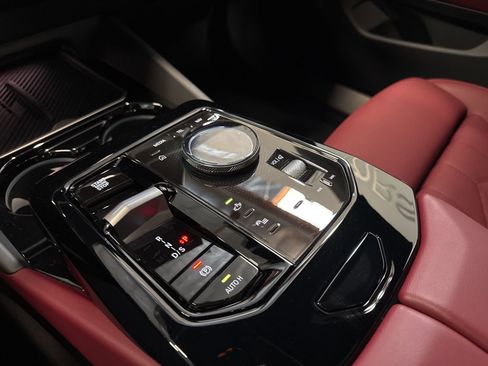 Used 2025 BMW 530i RWD image 35