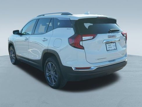 Used 2023 GMC Terrain SLT image 5