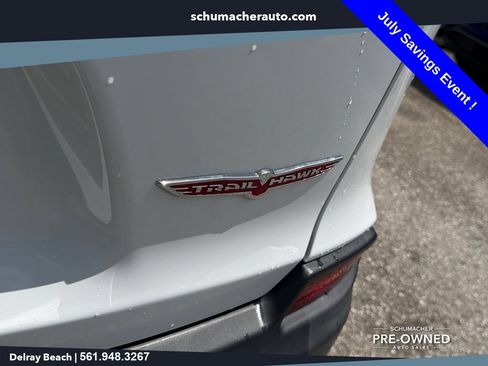 Used 2019 Jeep Cherokee Trailhawk AWD/4WD image 17