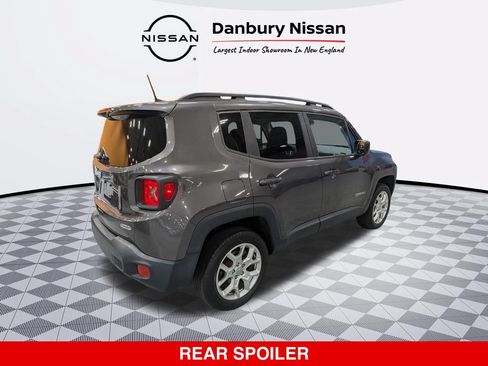 Used 2018 Jeep Renegade Latitude w/ Cold Weather Group AWD/4WD image 3