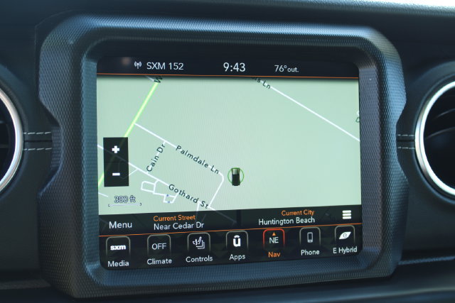 Used 2022 Jeep Wrangler Unlimited Sahara w/ Cold Weather Group AWD/4WD image 31