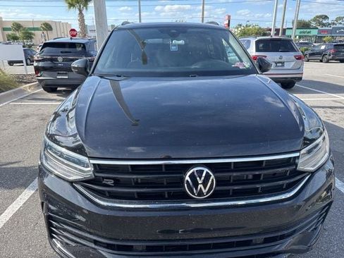 Used 2023 Volkswagen Tiguan SE R-Line FWD image 2
