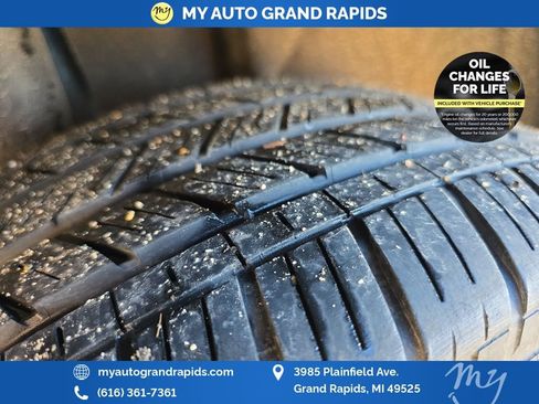 Used 2024 Volkswagen Taos SE image 33