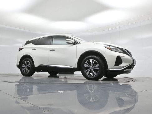 Used 2020 Nissan Murano S w/ Technology Package image 3