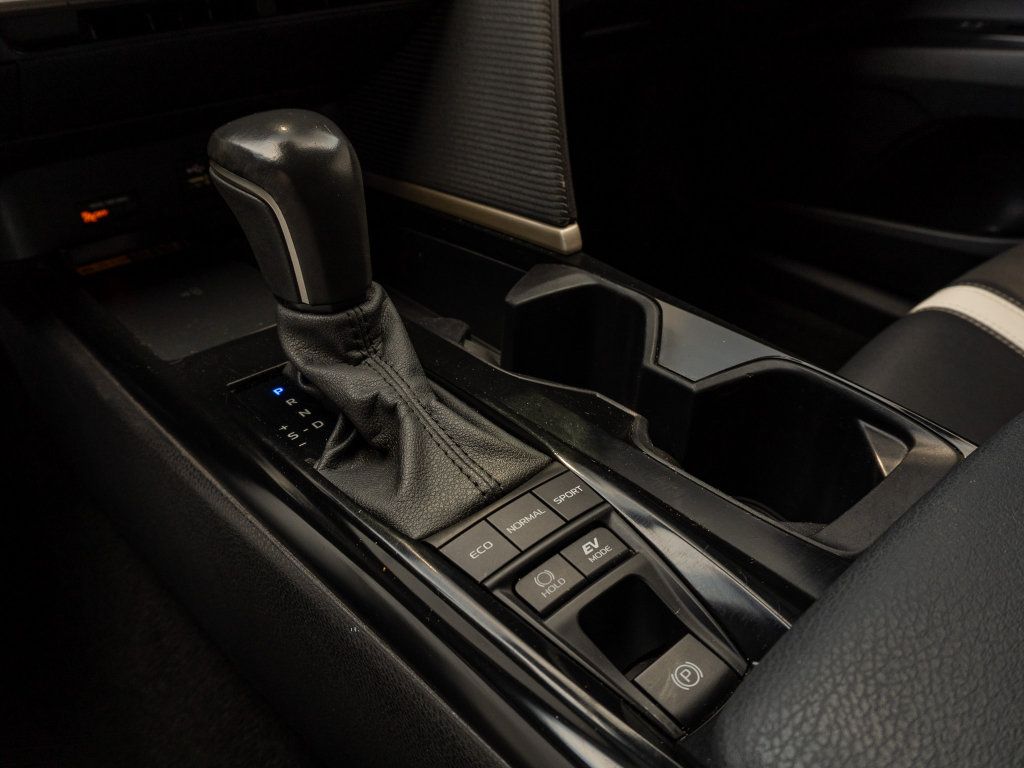 Used 2025 Toyota Camry SE FWD image 27