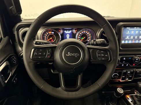 Used 2023 Jeep Wrangler Willys image 29