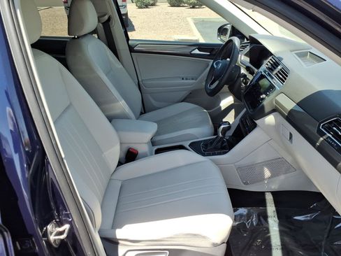 Certified 2023 Volkswagen Tiguan SE FWD image 10