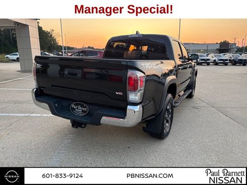 Used 2022 Toyota Tacoma TRD Off-Road image 3