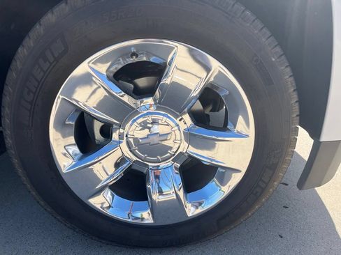 Used 2019 Chevrolet Tahoe Premier RWD image 8