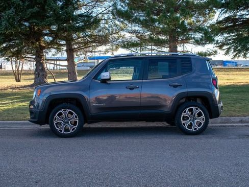 Used 2018 Jeep Renegade Limited w/ Trailer Tow Group image 3