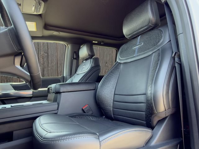 Used 2026 Ford F450 Platinum w/ FX4 Off-Road Package AWD/4WD image 17