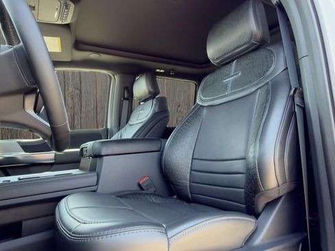 Used 2026 Ford F450 Platinum w/ FX4 Off-Road Package AWD/4WD image 17