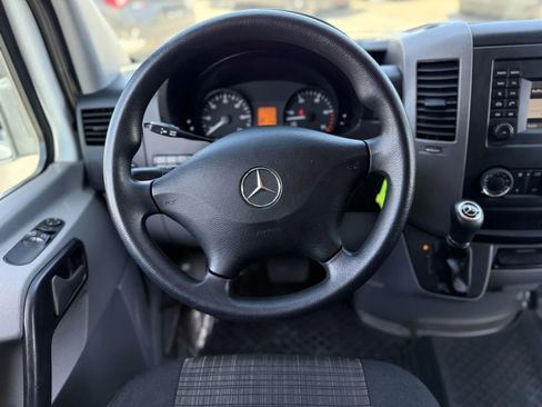 Used 2014 Mercedes-Benz Sprinter 2500 image 14