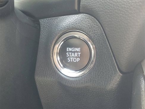 Used 2022 Toyota RAV4 XLE Premium image 33