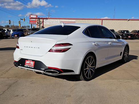 Used 2025 Genesis G70 2.5T image 3